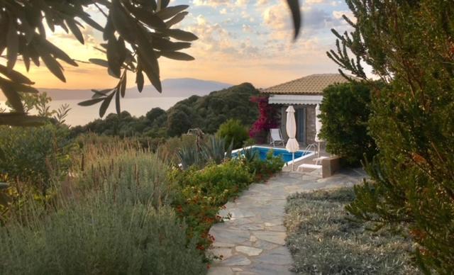 Luxury Villa + Guest House Couchers De Soleil Mer Skiathos Exteriér fotografie
