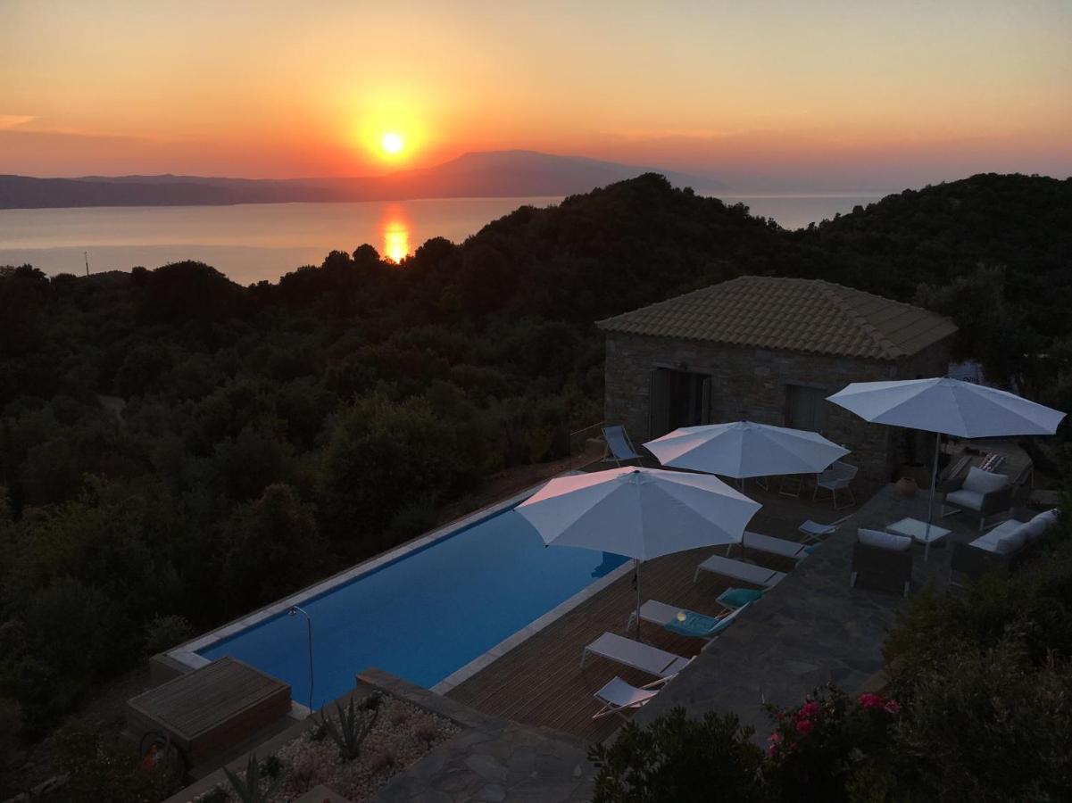 Luxury Villa + Guest House Couchers De Soleil Mer Skiathos Exteriér fotografie